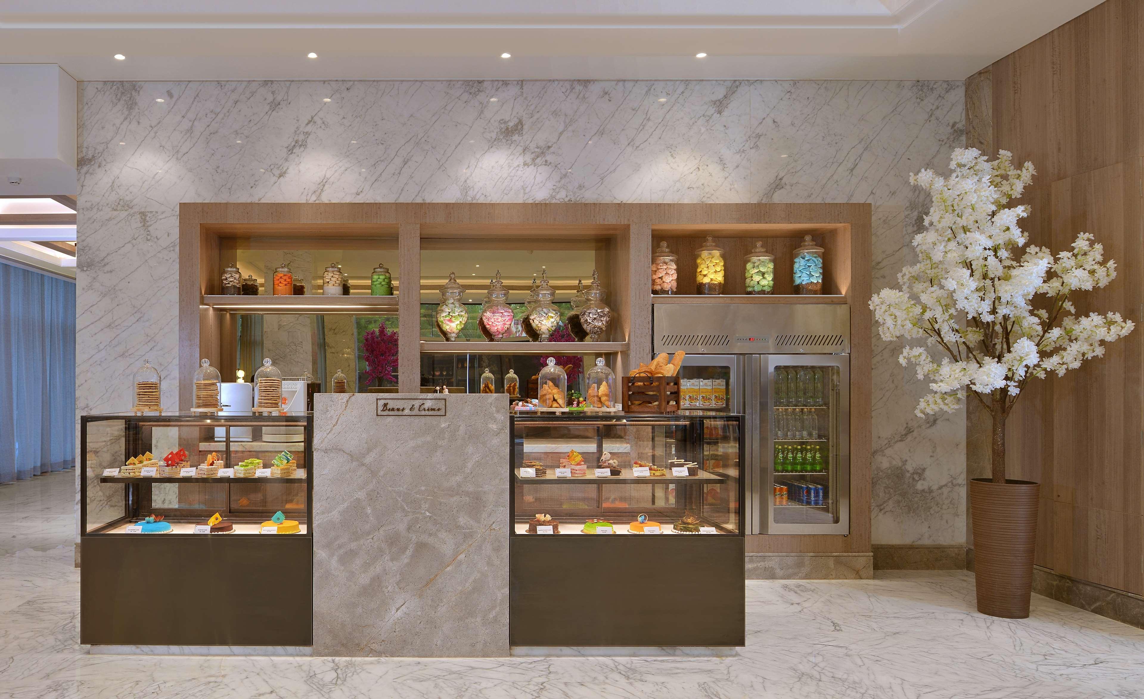 孟买安德瑞midc丽笙酒店 外观 照片 The Pastry Shop
