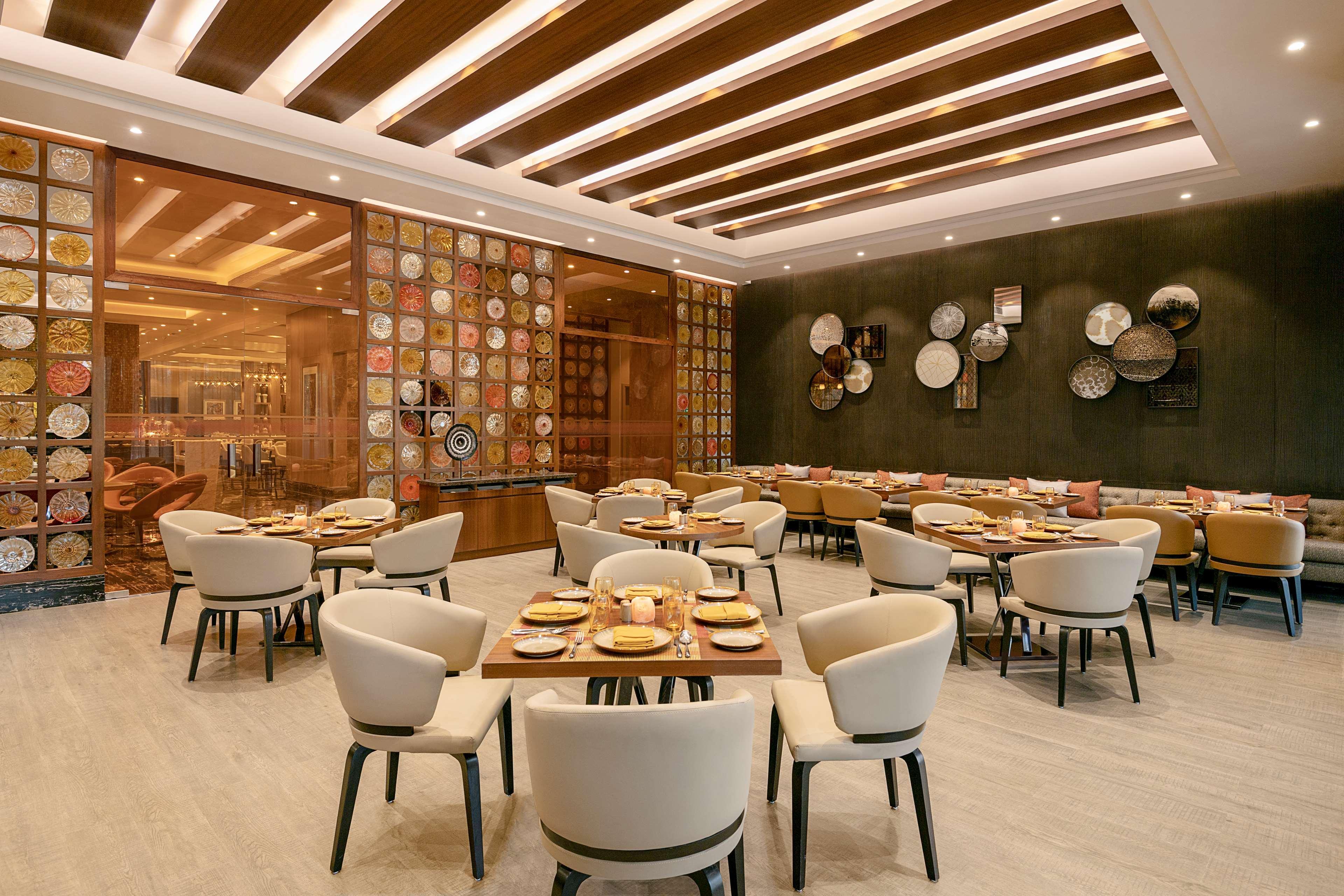 孟买安德瑞midc丽笙酒店 外观 照片 The interior of the restaurant