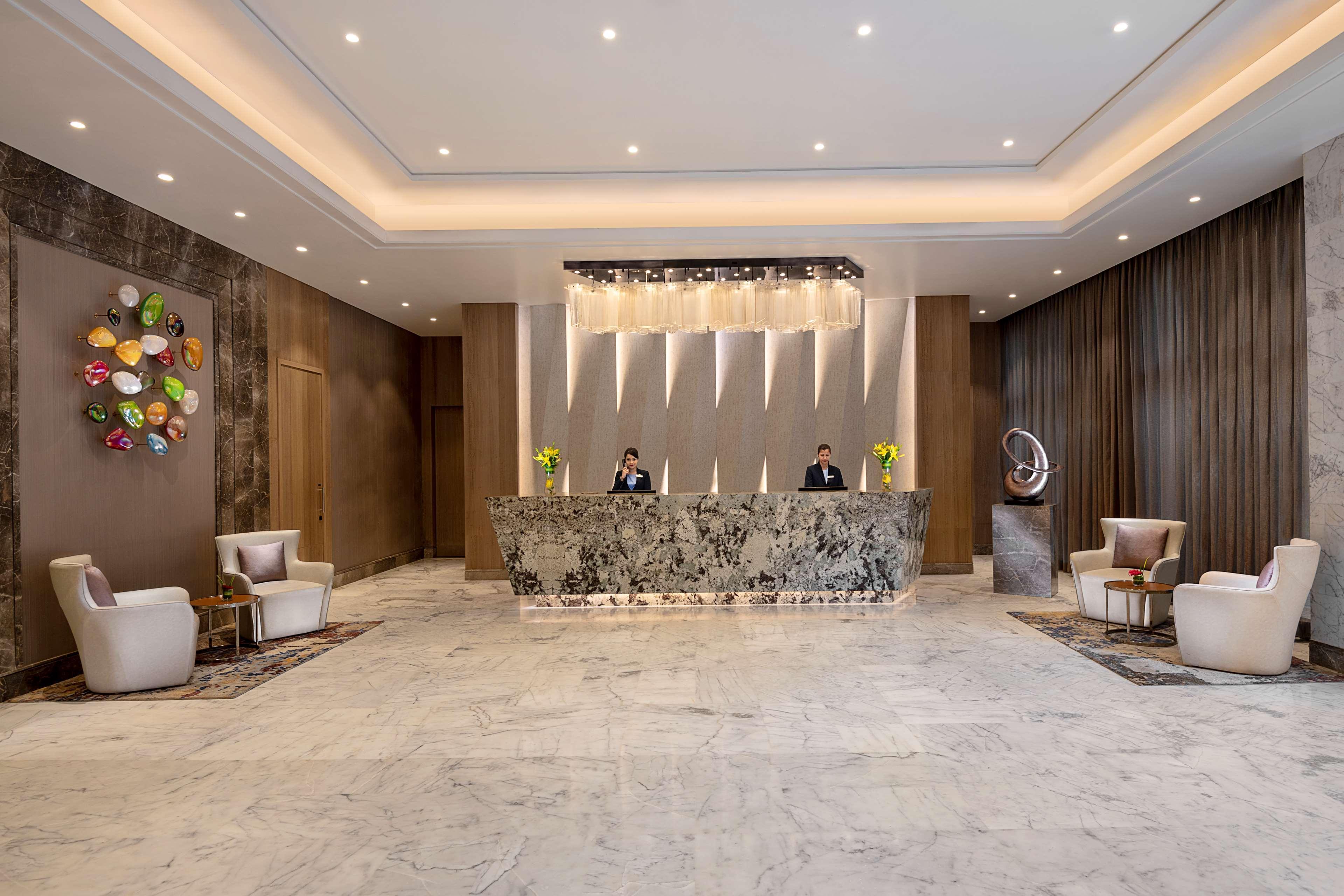 孟买安德瑞midc丽笙酒店 外观 照片 The lobby of the hotel