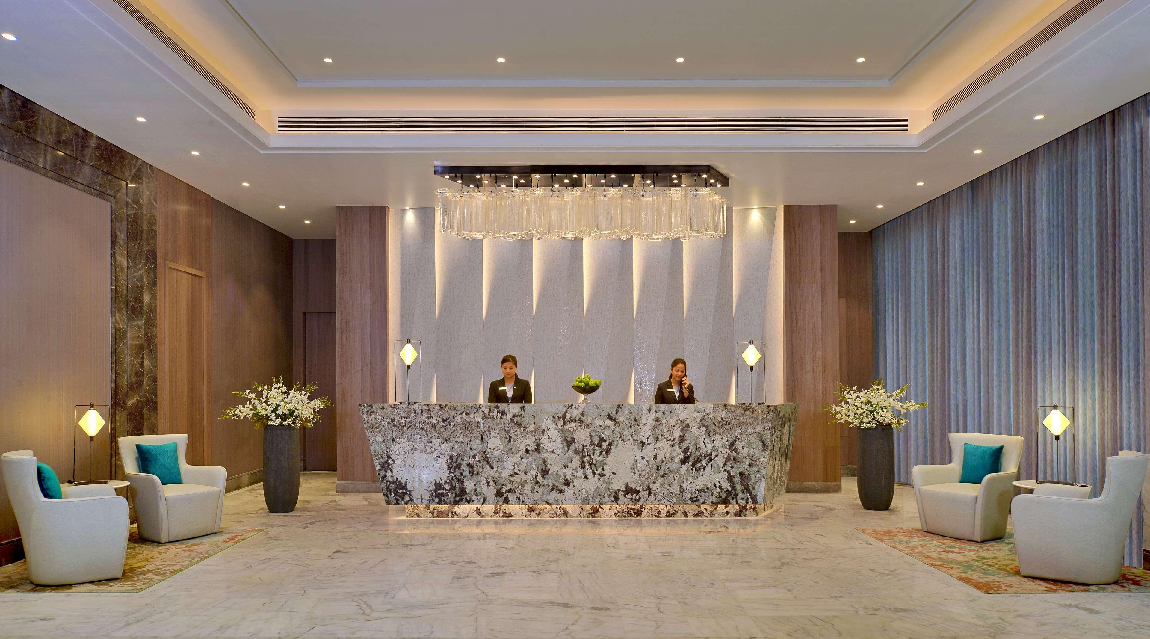 孟买安德瑞midc丽笙酒店 外观 照片 The lobby of the hotel